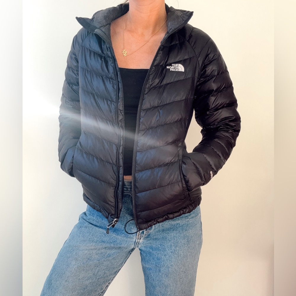 The North Face 550 puffer jacket black - size small woman’s